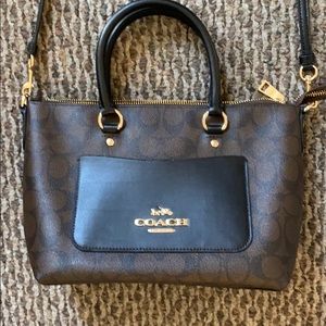 Coach Medium size crossbody purse